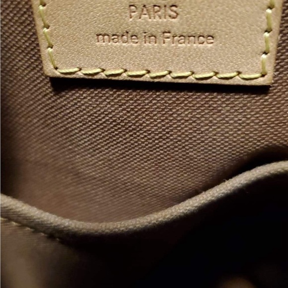 Louis Vuitton Brown Tote Bag with Iconic Monogram Pattern - Picture 15 of 15